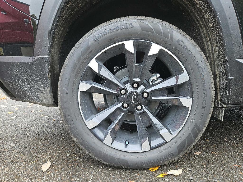 new 2026 Chevrolet Equinox car, priced at $38,228