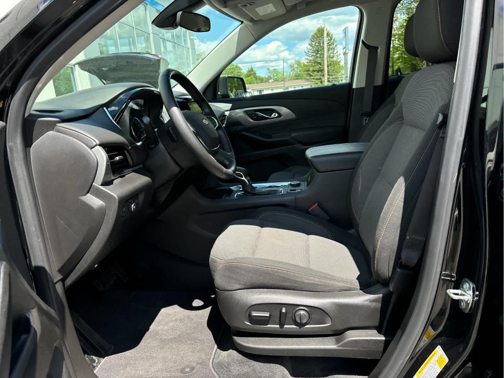 used 2021 Chevrolet Traverse car, priced at $25,999