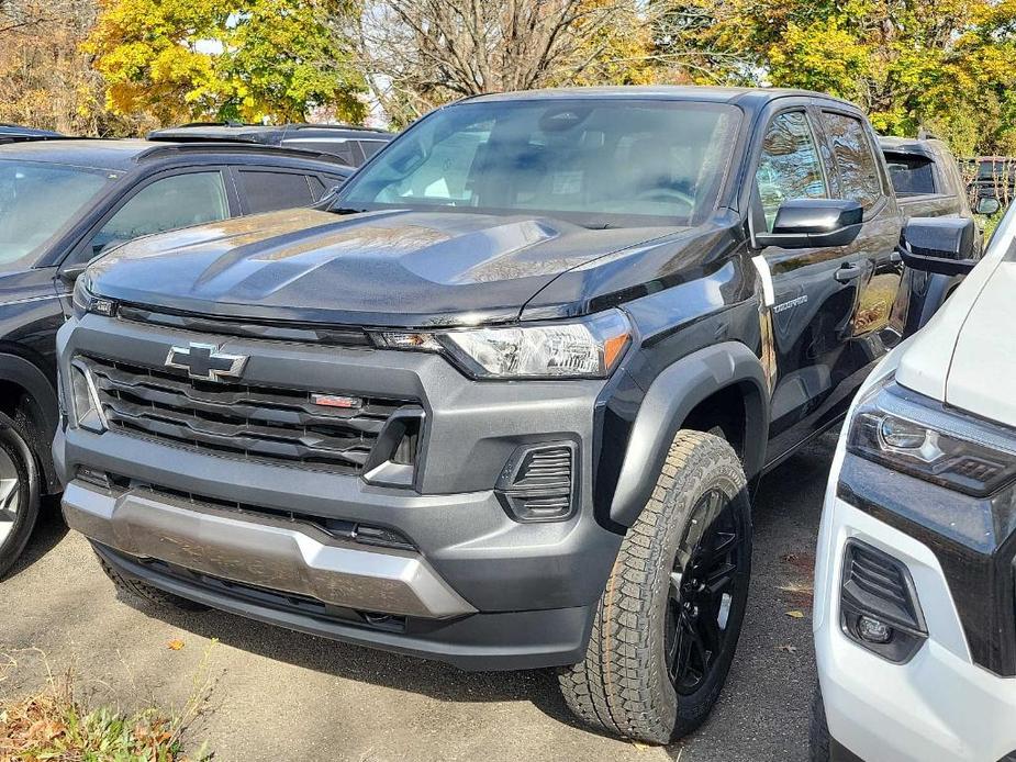 new 2024 Chevrolet Colorado car, priced at $43,570