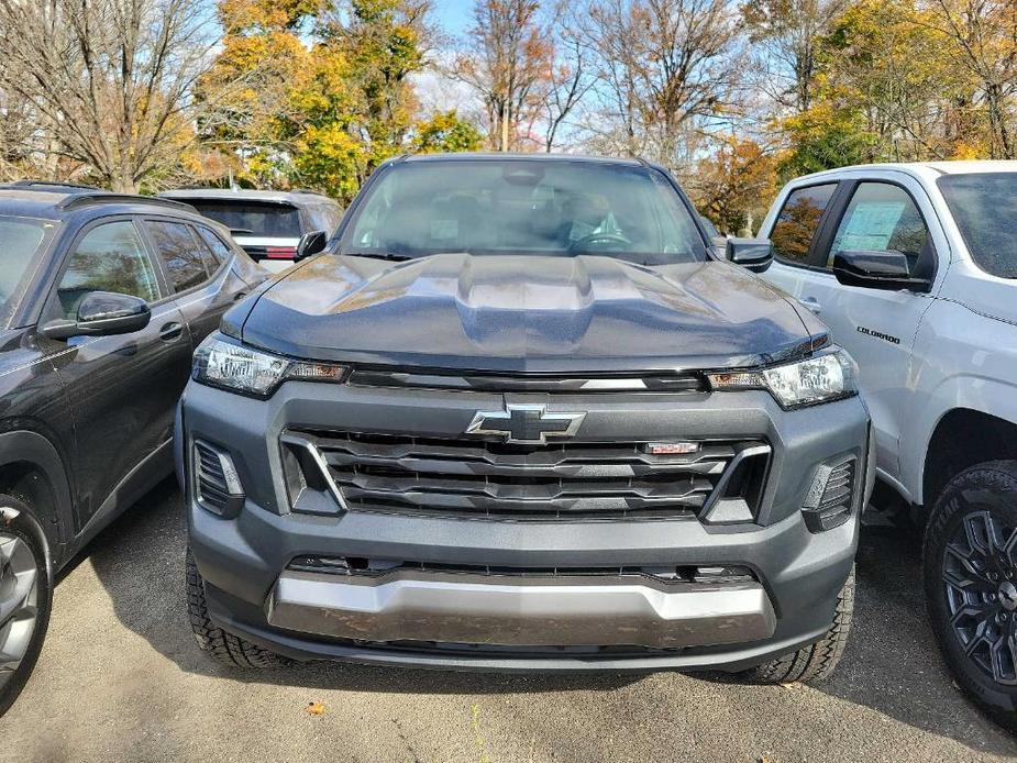 new 2024 Chevrolet Colorado car, priced at $43,570