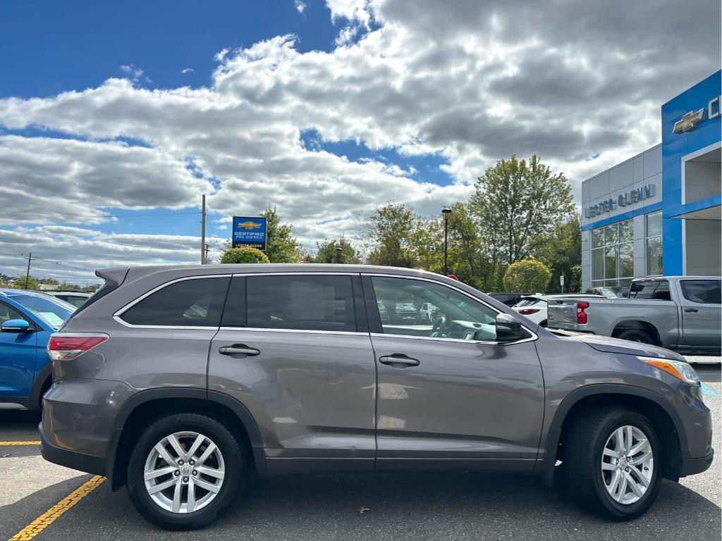 used 2015 Toyota Highlander car, priced at $16,399