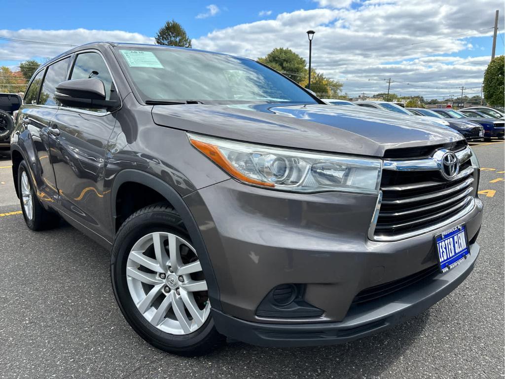 used 2015 Toyota Highlander car, priced at $16,399