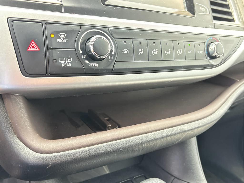 used 2015 Toyota Highlander car, priced at $16,399