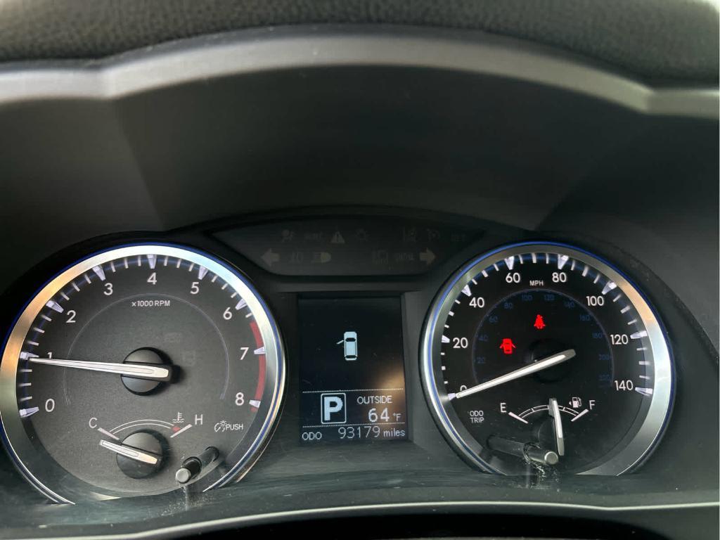 used 2015 Toyota Highlander car, priced at $16,399