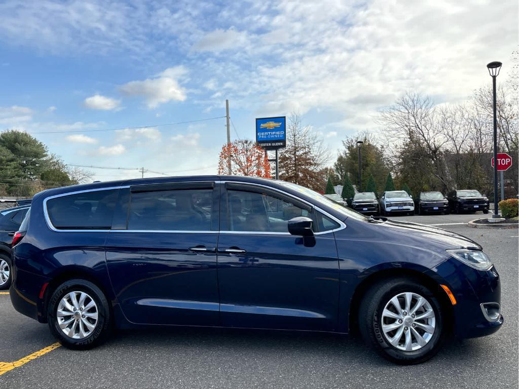 used 2018 Chrysler Pacifica car, priced at $12,999