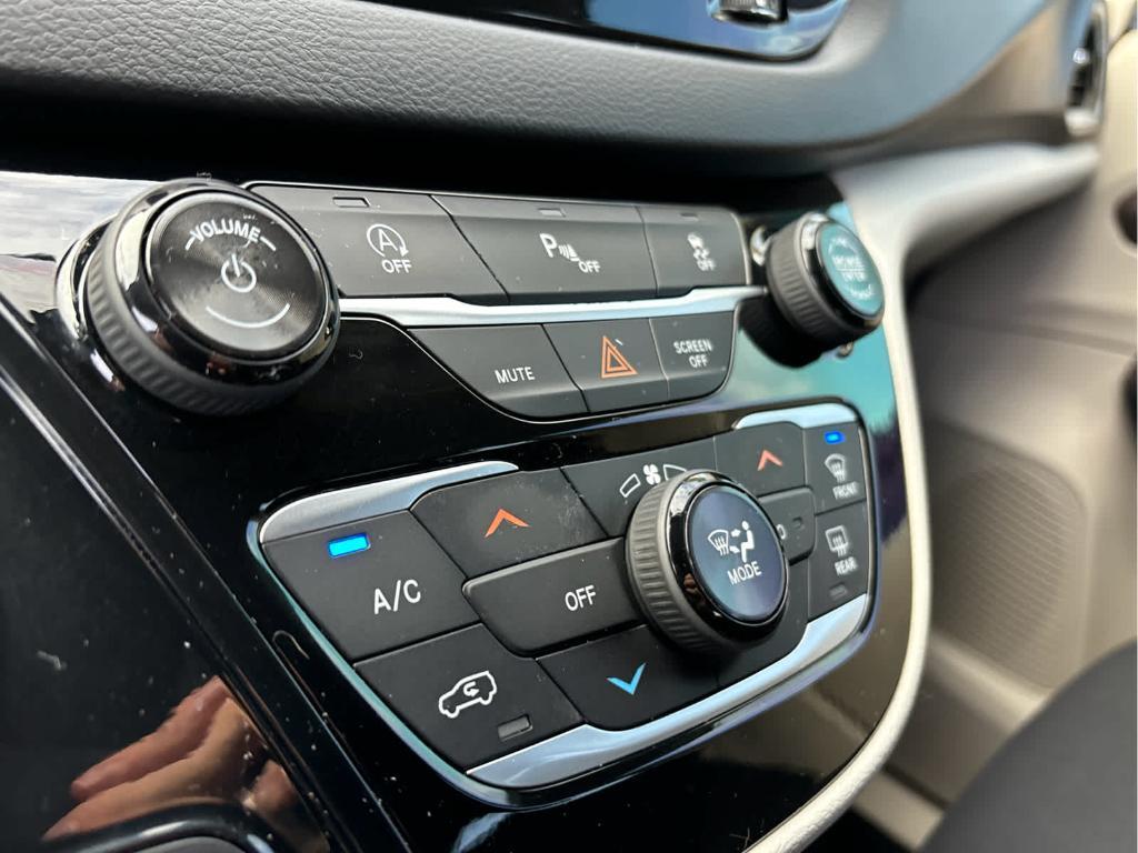 used 2018 Chrysler Pacifica car, priced at $12,999