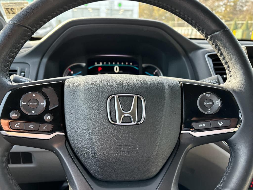 used 2022 Honda Pilot car, priced at $32,999