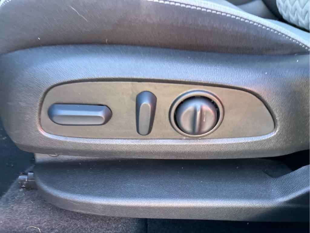 used 2022 Chevrolet Equinox car, priced at $19,699