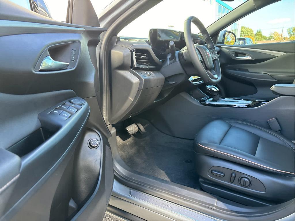 used 2025 Buick Envista car, priced at $27,999