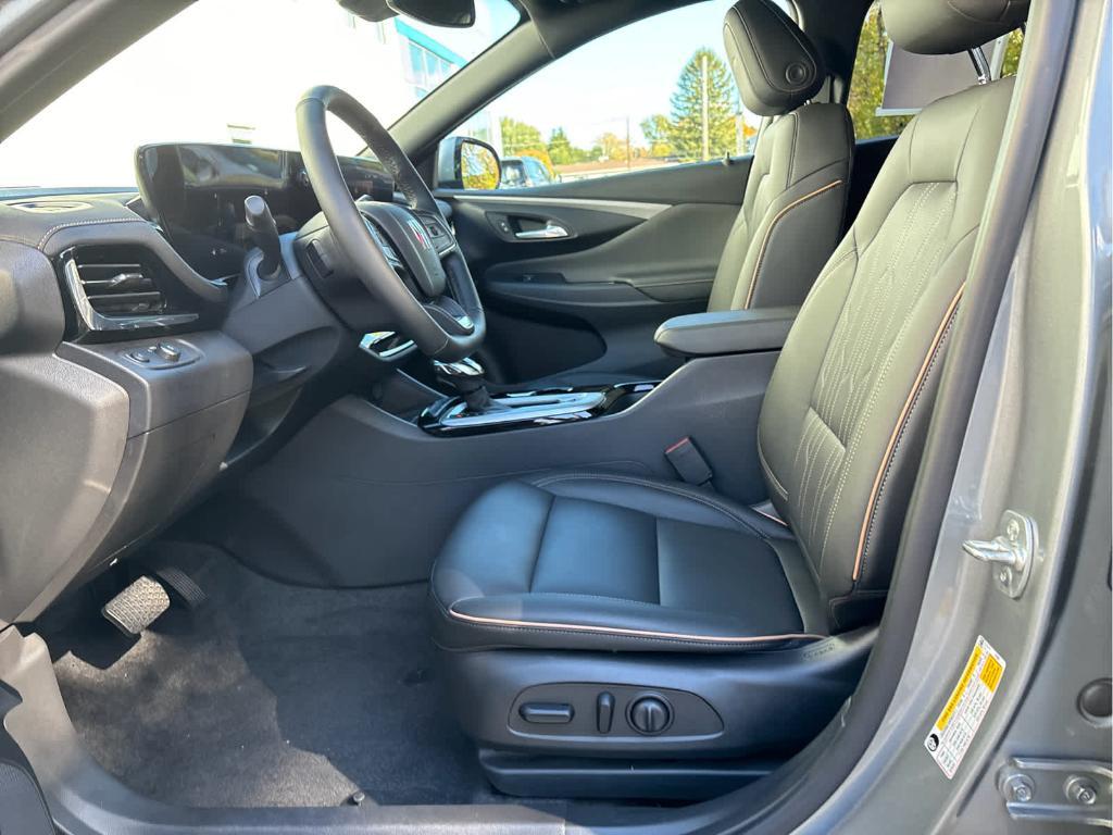 used 2025 Buick Envista car, priced at $27,999
