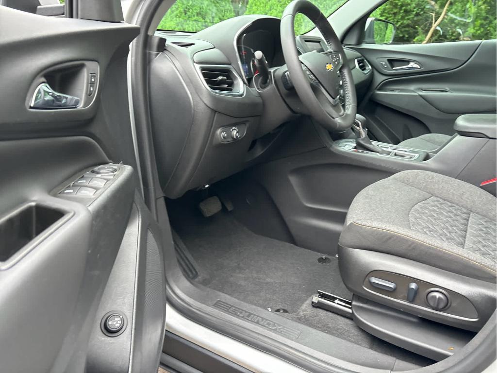 used 2022 Chevrolet Equinox car, priced at $20,999