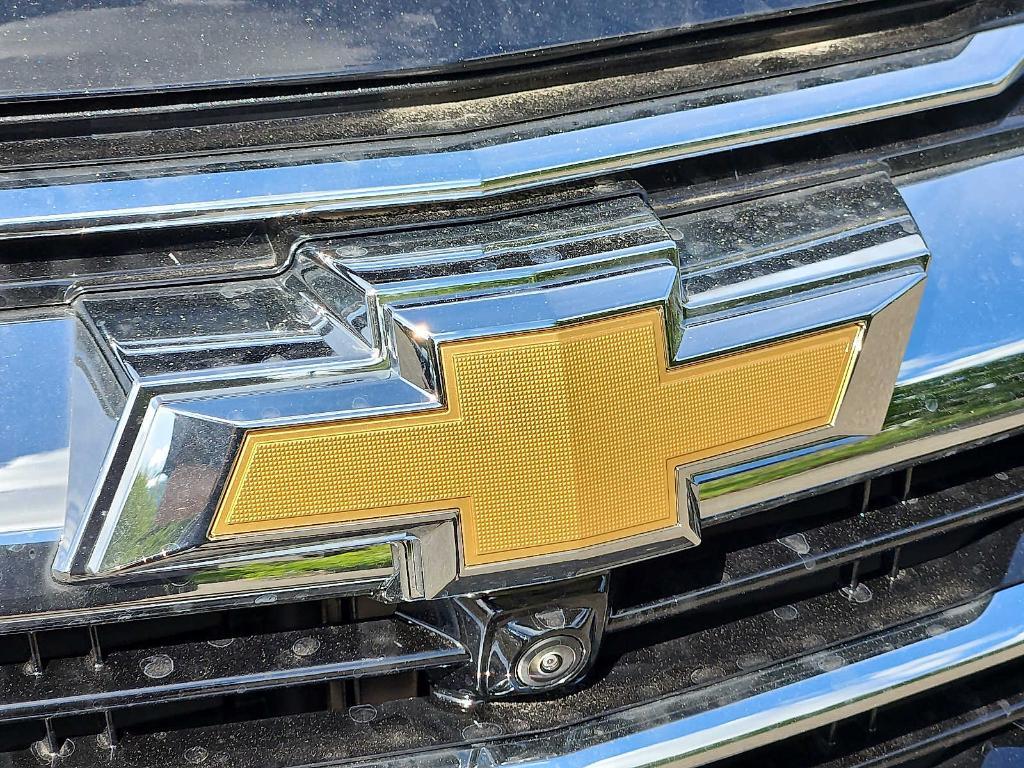 new 2026 Chevrolet Equinox car, priced at $34,148