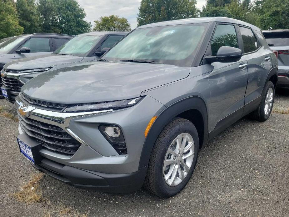 new 2025 Chevrolet TrailBlazer car, priced at $27,555