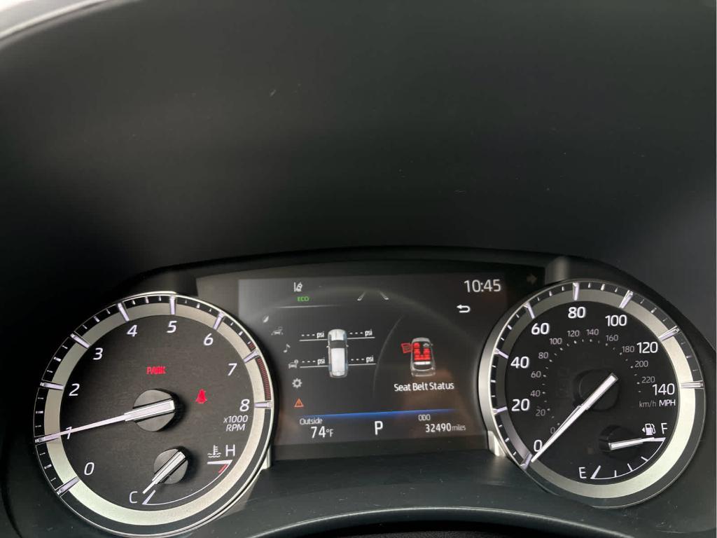 used 2022 Toyota Highlander car, priced at $35,999
