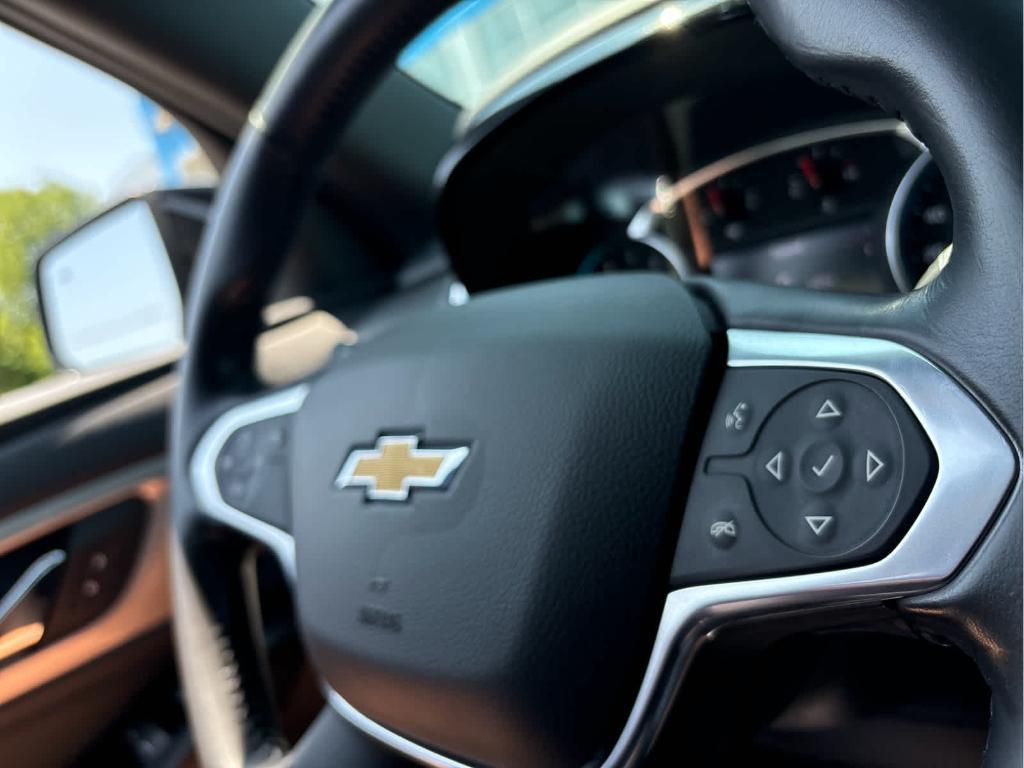 used 2022 Chevrolet Traverse car, priced at $28,499