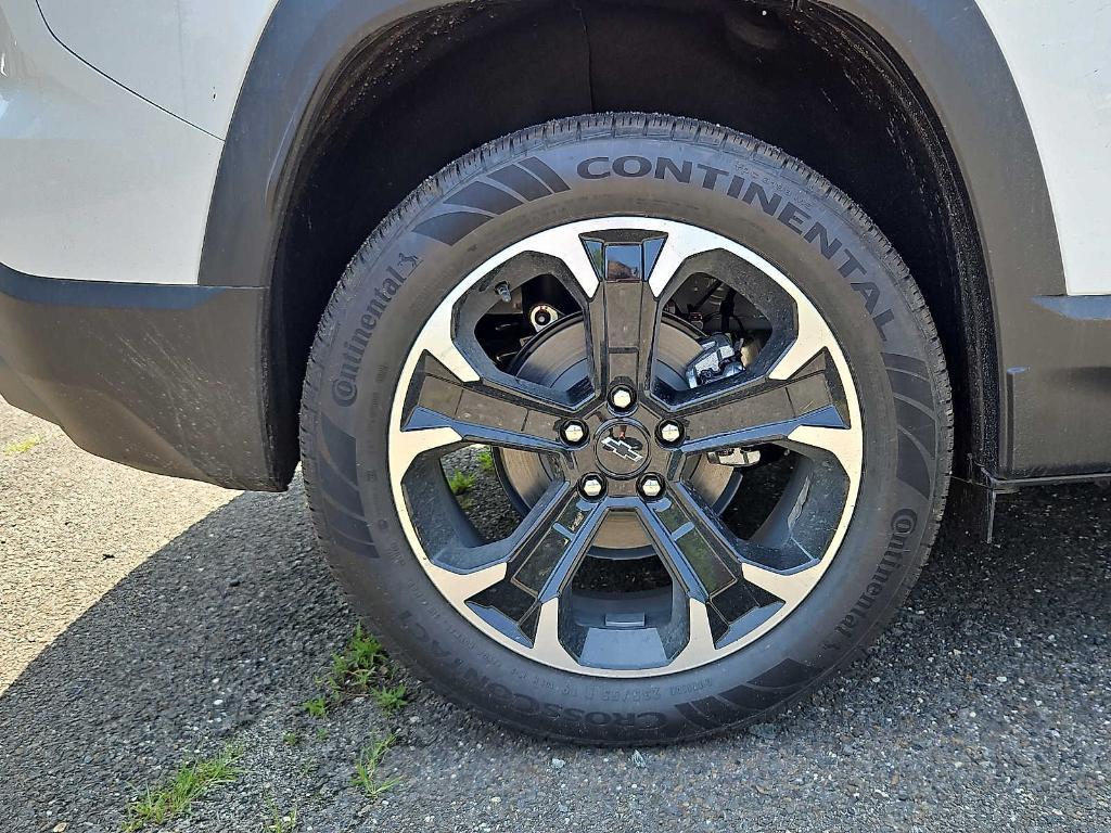 new 2026 Chevrolet Equinox car, priced at $32,148