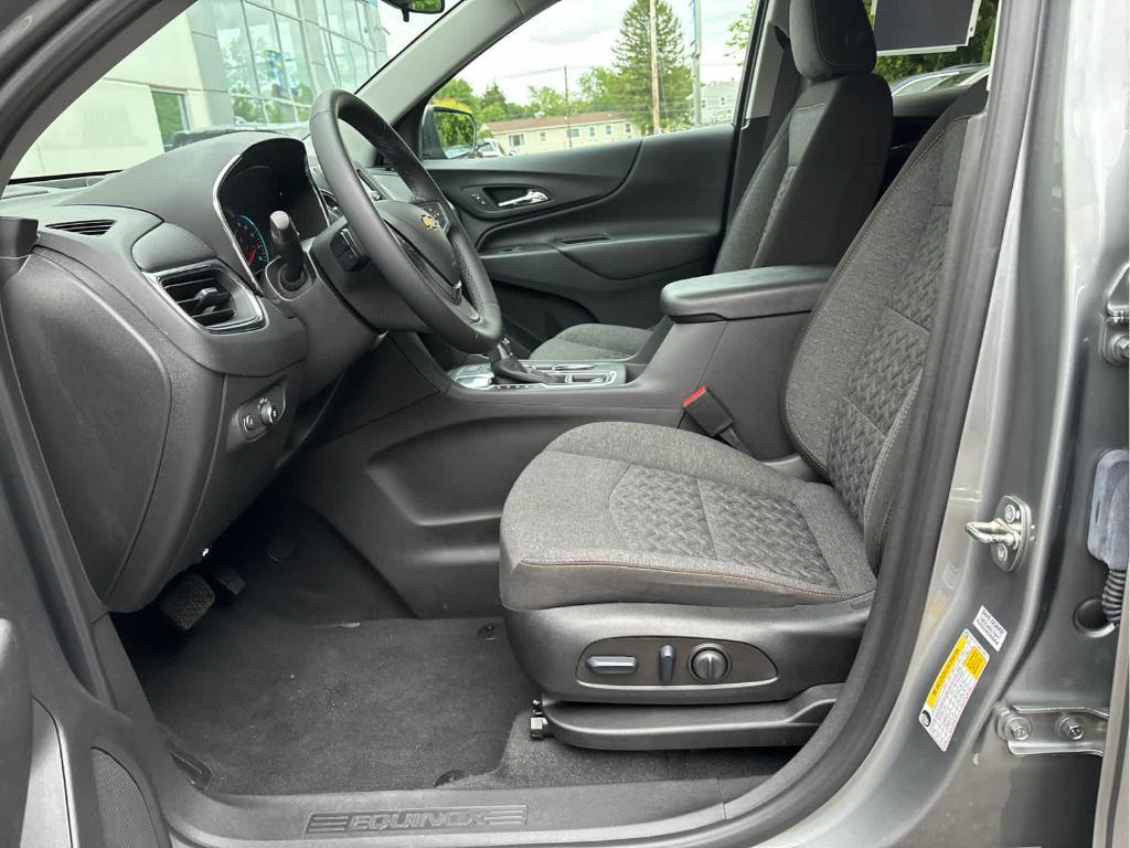 used 2023 Chevrolet Equinox car, priced at $27,599