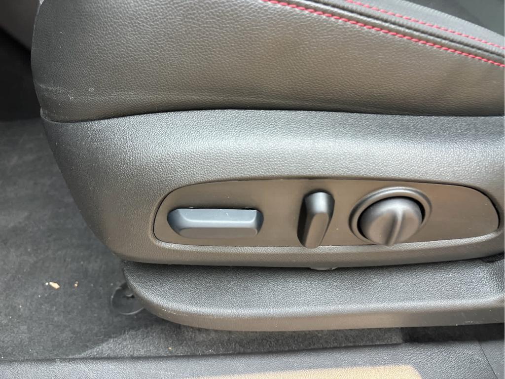 used 2024 Chevrolet Equinox car, priced at $29,299