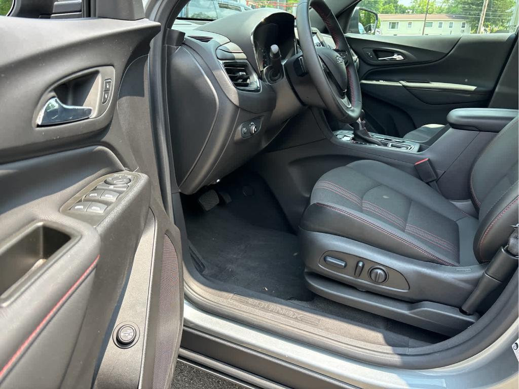 used 2024 Chevrolet Equinox car, priced at $29,299