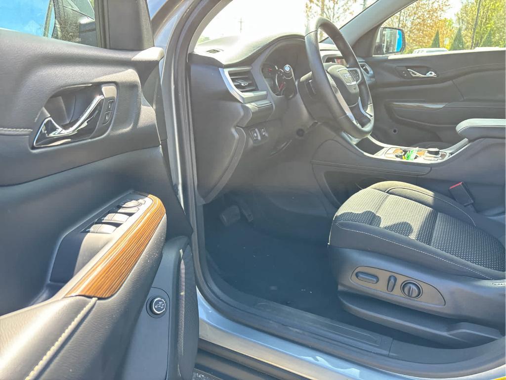used 2023 GMC Acadia car, priced at $26,678