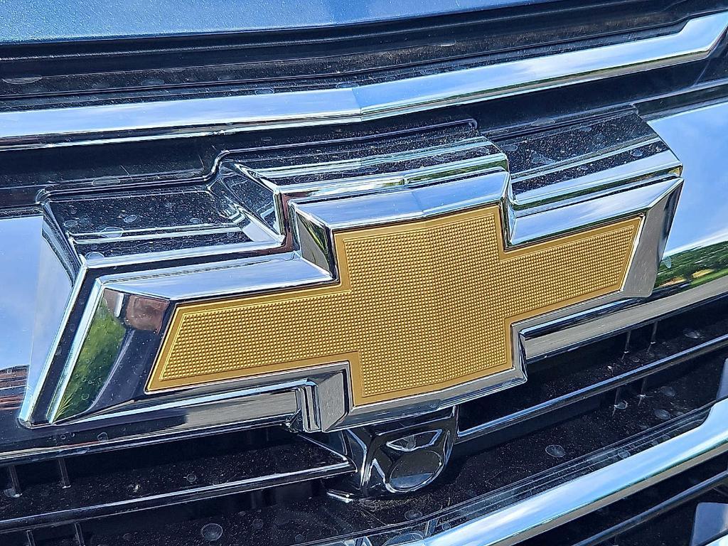 new 2026 Chevrolet Equinox car, priced at $29,153