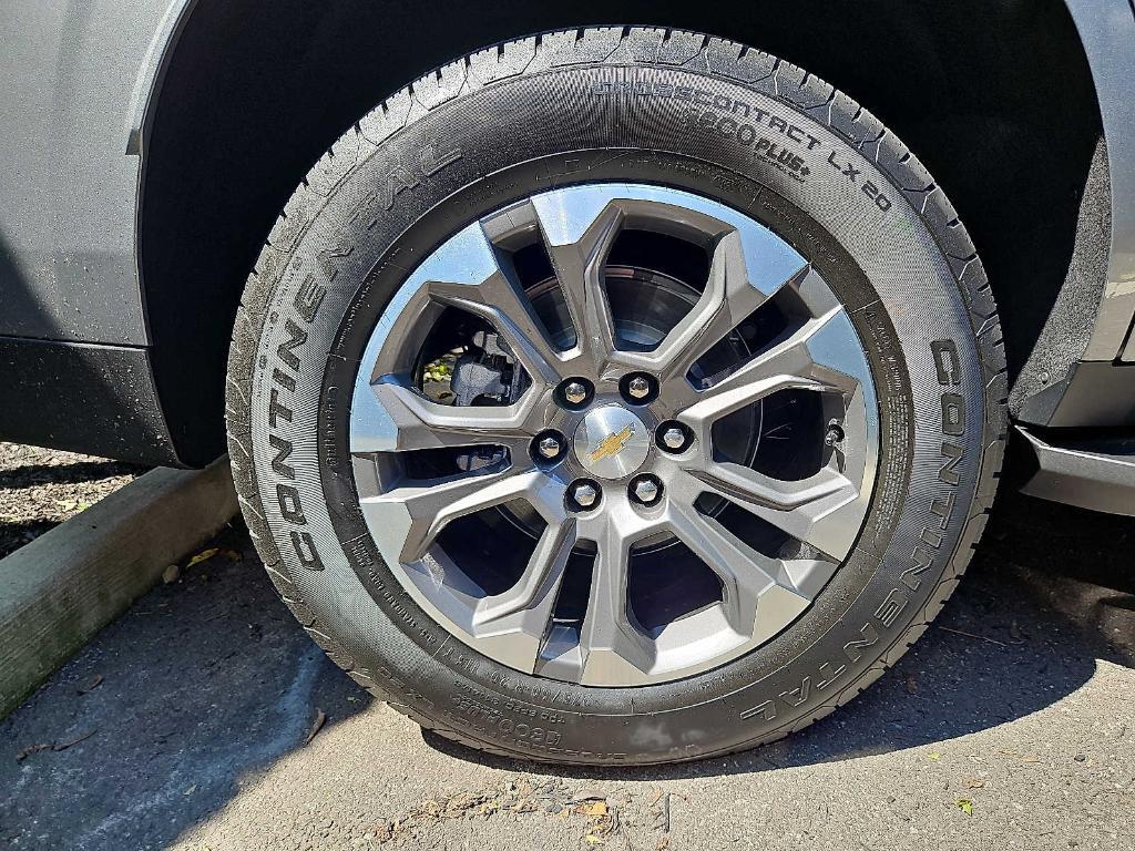 new 2025 Chevrolet Tahoe car, priced at $70,637