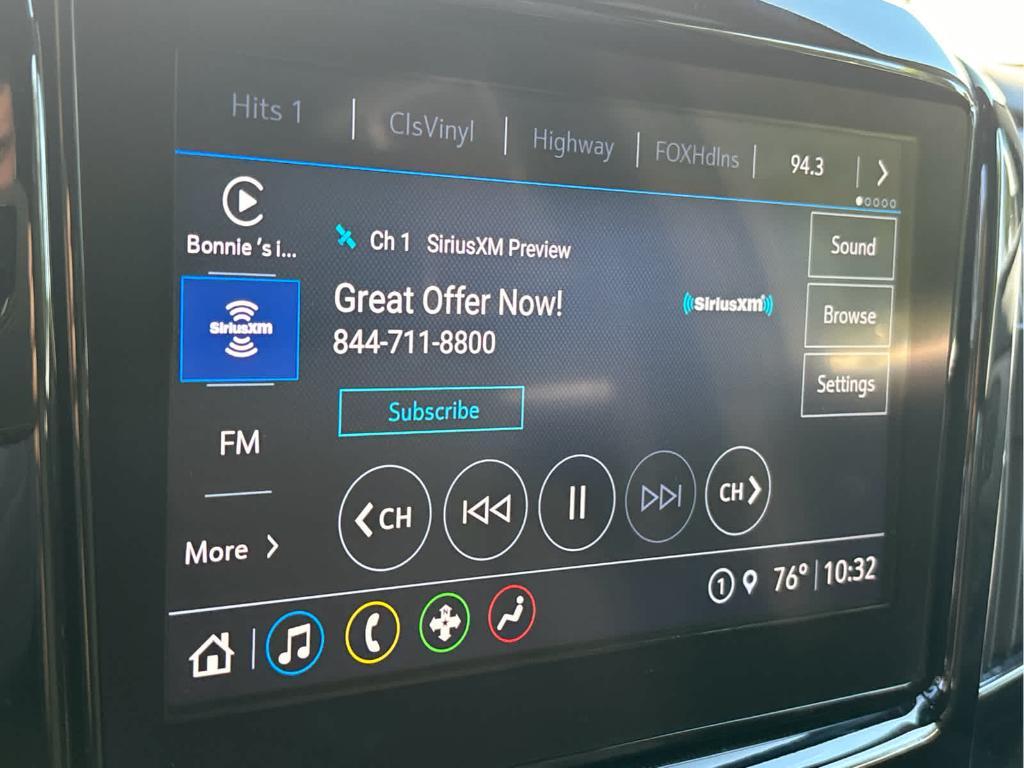 used 2023 Chevrolet Traverse car, priced at $27,999