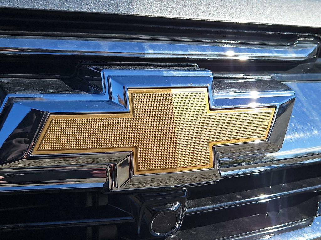 new 2026 Chevrolet Equinox car, priced at $32,933