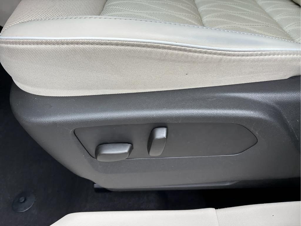 used 2022 Buick Envision car, priced at $31,599