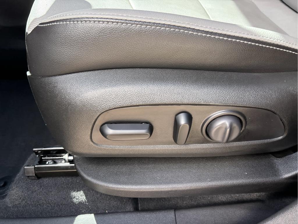 used 2021 Chevrolet Equinox car, priced at $23,999