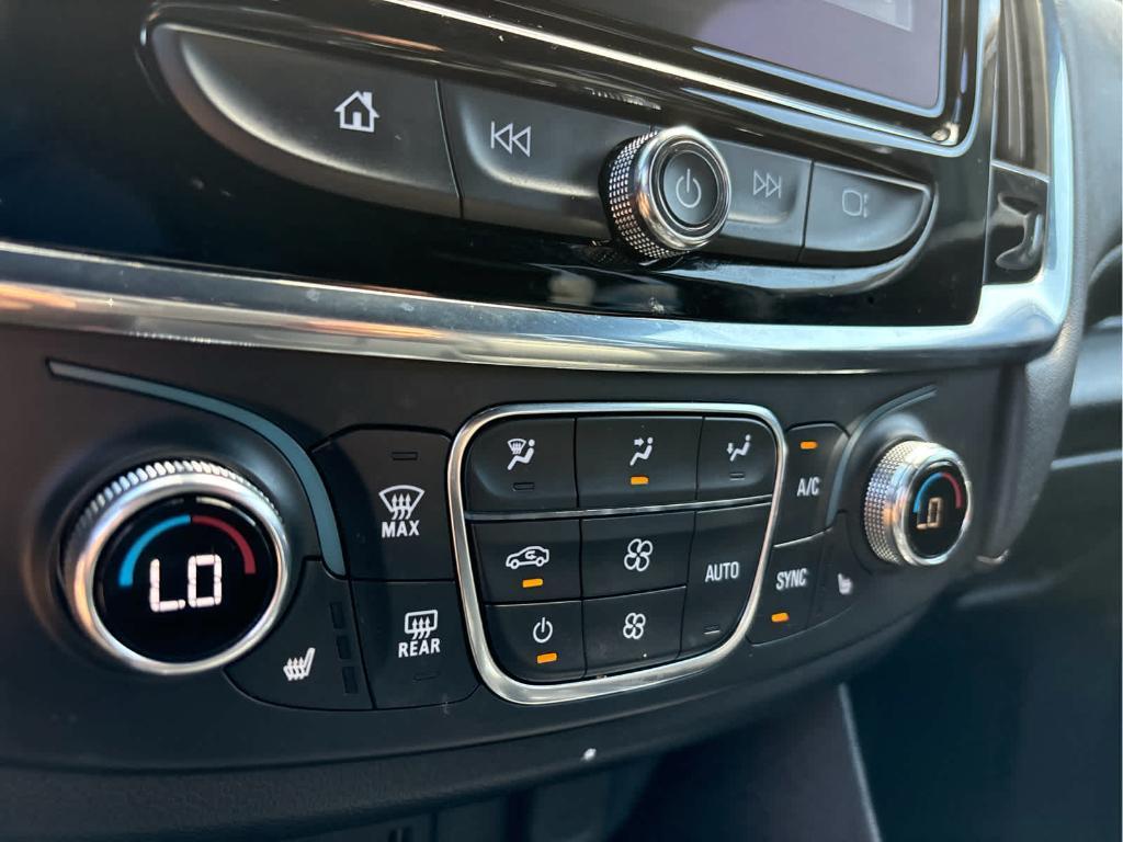 used 2023 Chevrolet Traverse car, priced at $33,499