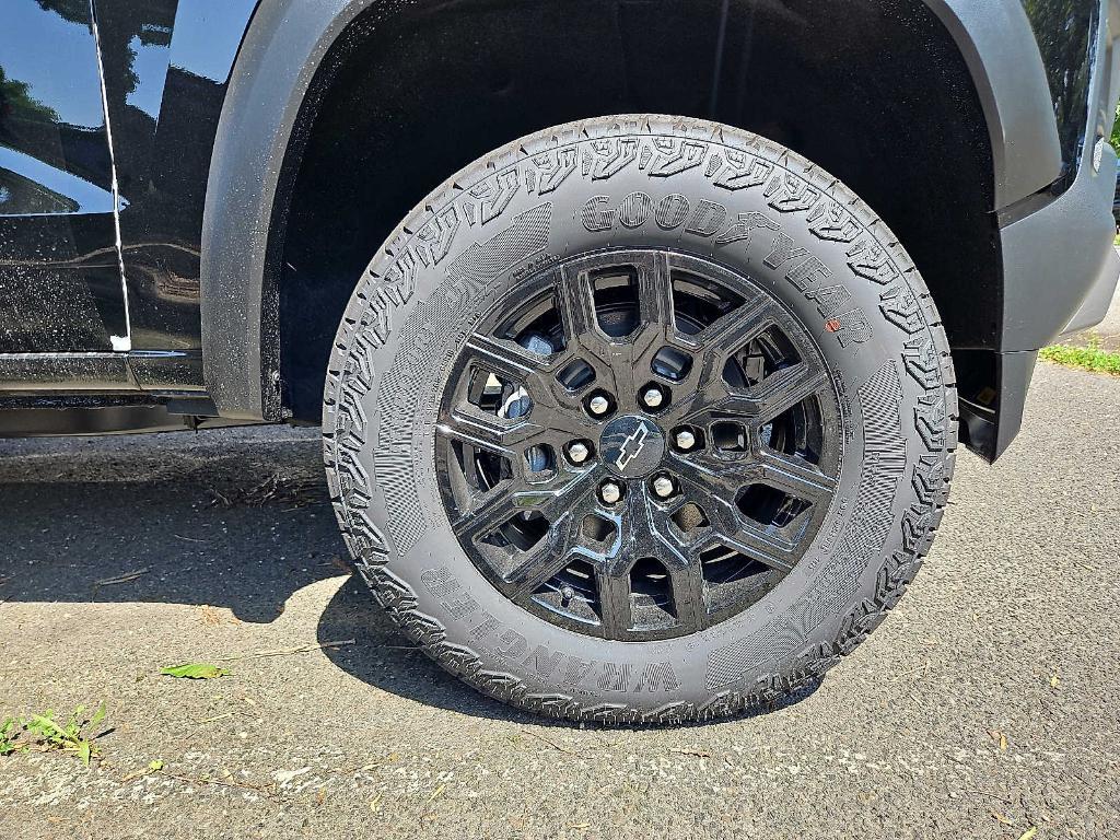 new 2025 Chevrolet Colorado car, priced at $40,417
