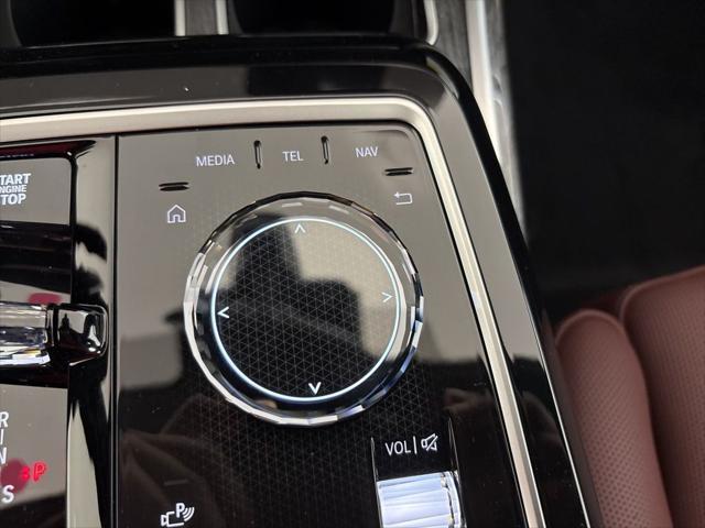 new 2025 BMW 760 car, priced at $132,635
