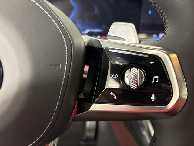 new 2025 BMW 760 car, priced at $132,635