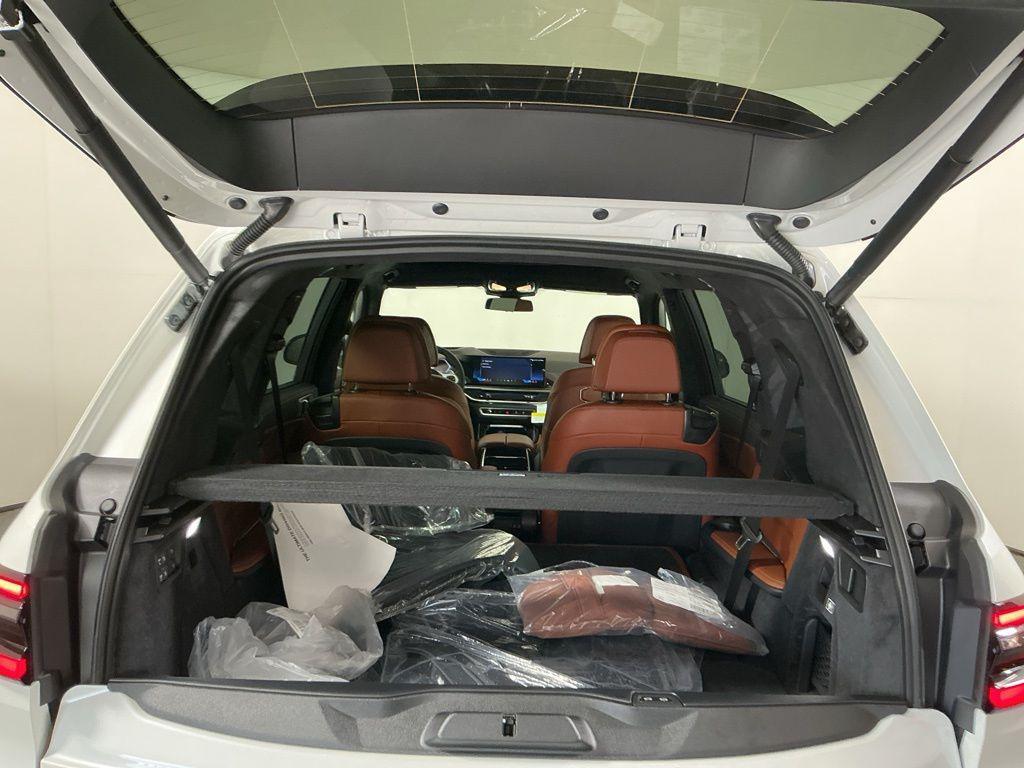 new 2026 BMW X7 car, priced at $103,210