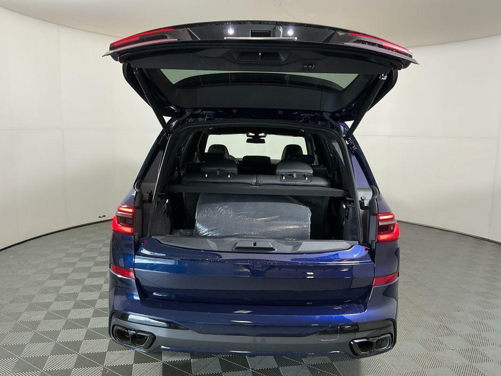 new 2026 BMW X7 car, priced at $128,740