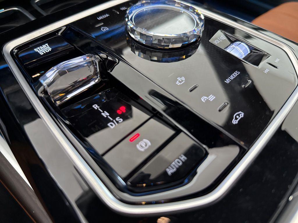 new 2025 BMW 760 car, priced at $136,235