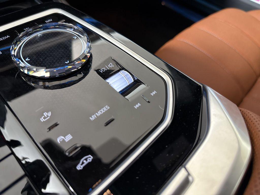 new 2025 BMW 760 car, priced at $136,235