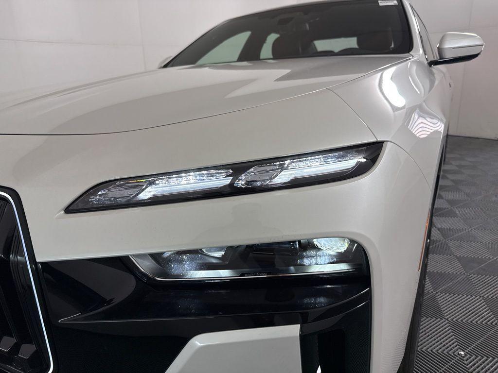 new 2025 BMW 760 car, priced at $136,235