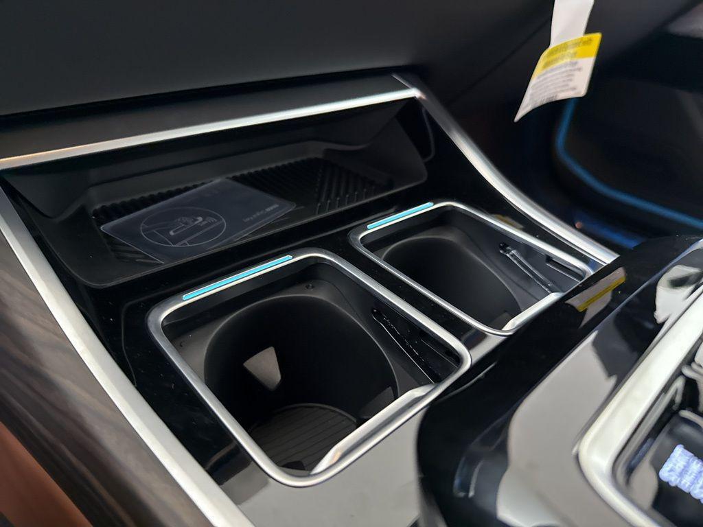 new 2025 BMW 760 car, priced at $136,235