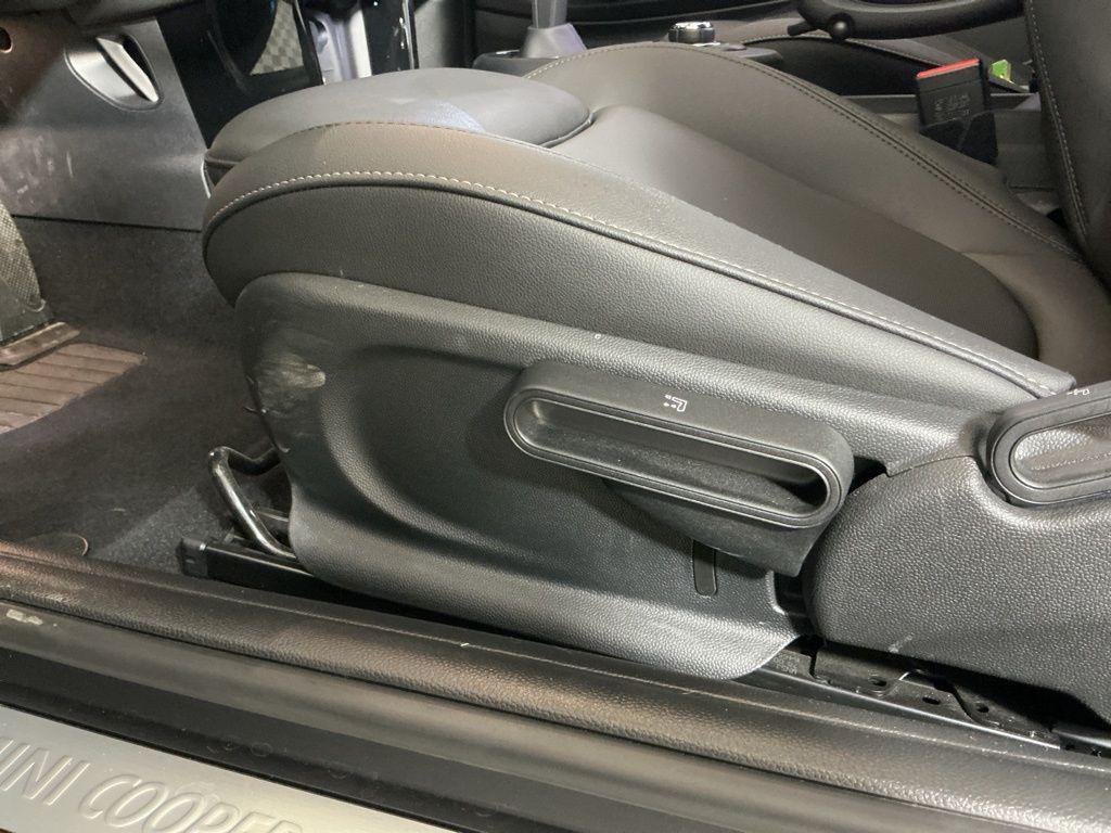 used 2024 MINI Hardtop car, priced at $22,962