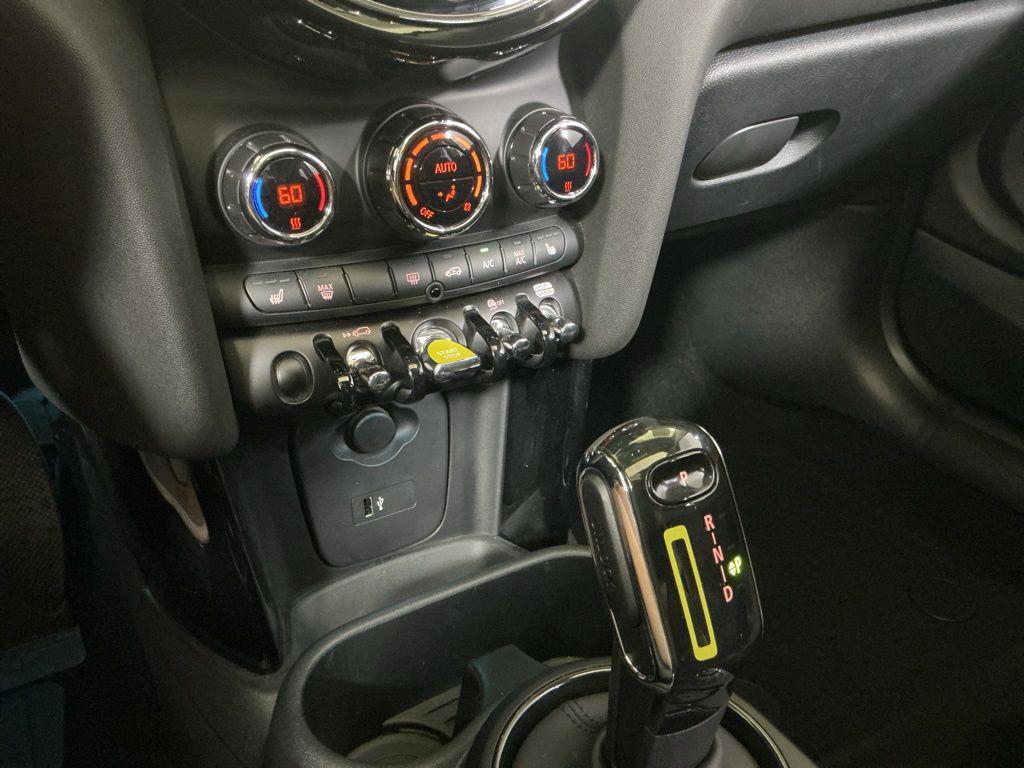 used 2024 MINI Hardtop car, priced at $22,962