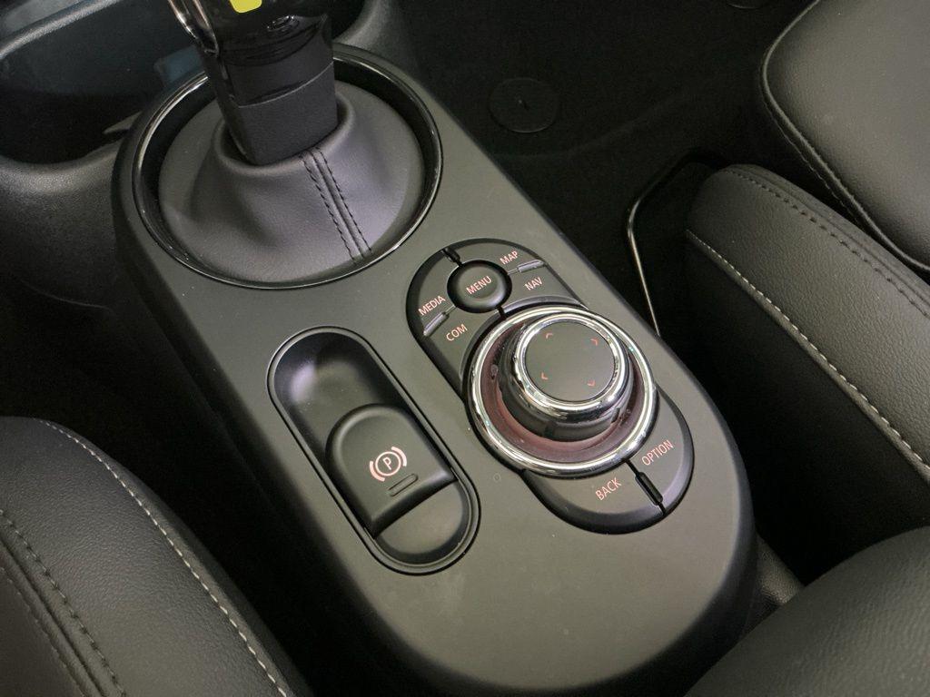 used 2024 MINI Hardtop car, priced at $22,962