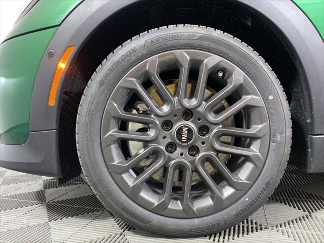 new 2025 MINI Hardtop car, priced at $37,600