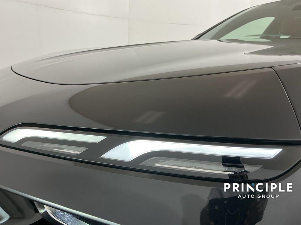 used 2025 BMW i7 car, priced at $99,300