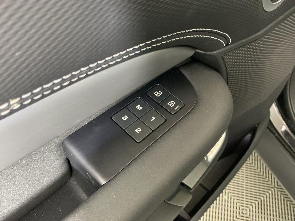 used 2021 Land Rover Discovery car, priced at $31,962