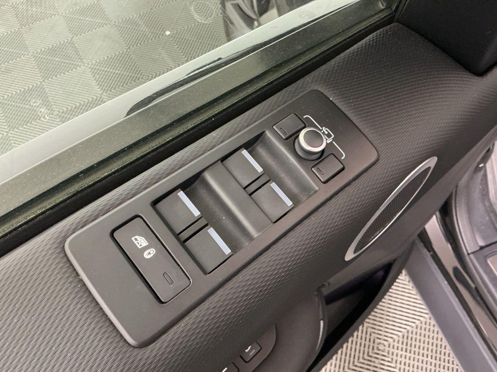used 2021 Land Rover Discovery car, priced at $31,962