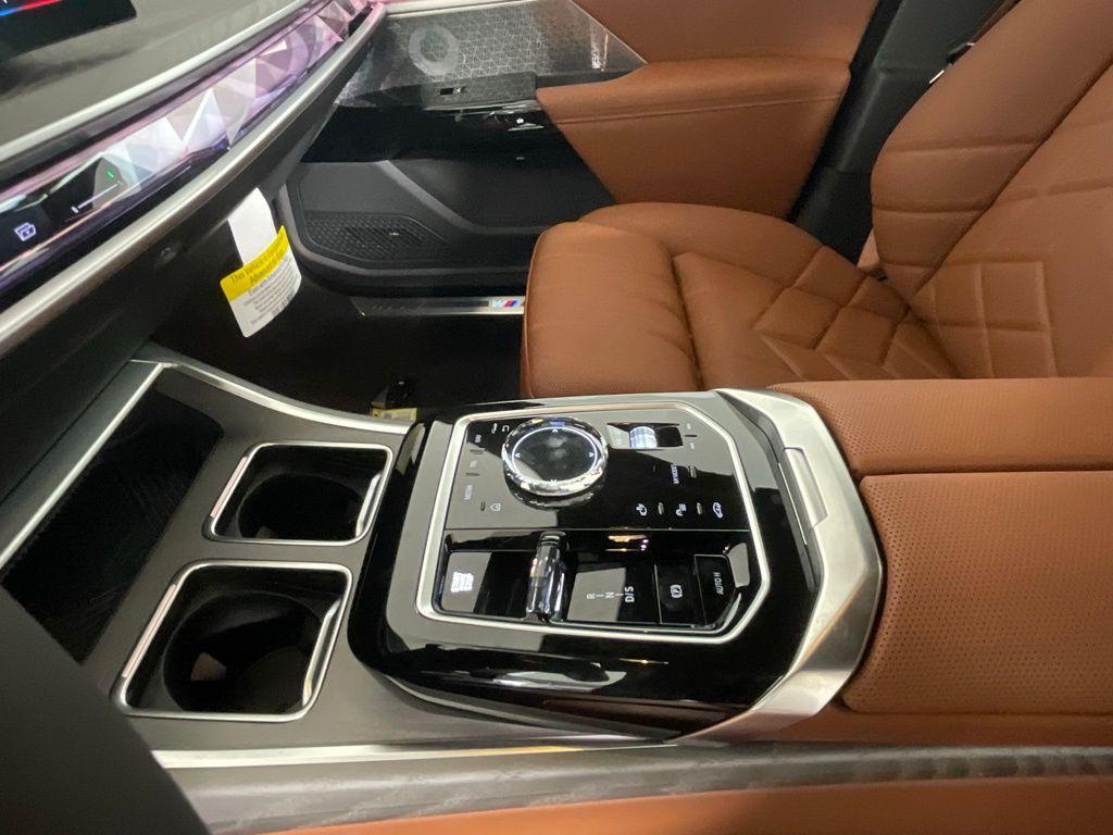 new 2025 BMW 760 car, priced at $137,625