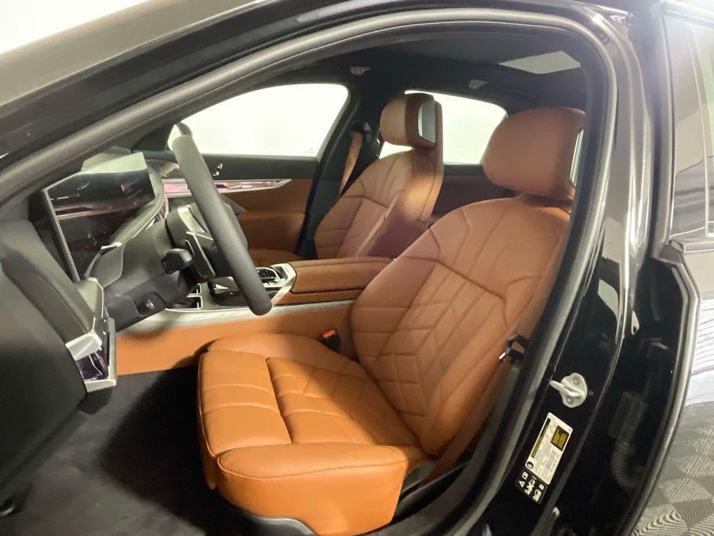 new 2025 BMW 760 car, priced at $137,625