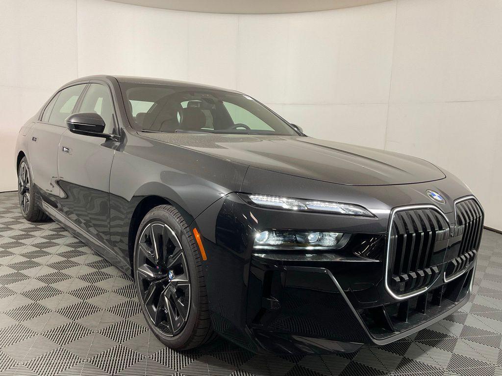 new 2025 BMW 760 car, priced at $137,625